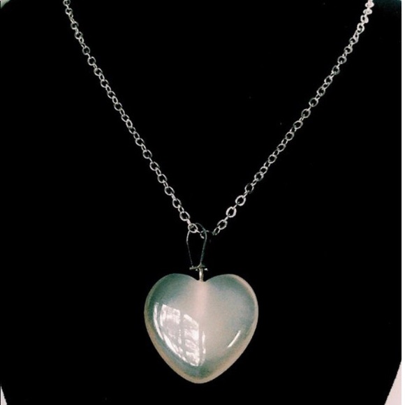 🌟SALE 2/$10.00‼️ Natural Rose Quartz Heart Shaped Crystal Pendant / Necklace - Picture 4 of 5